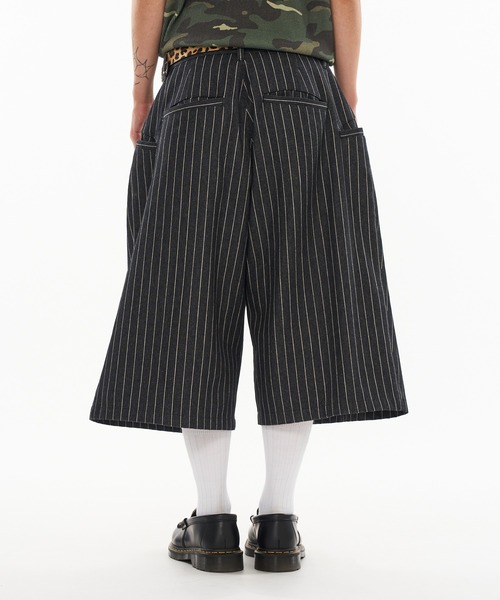 WISH FOR EVER（ウィッシュフォーエバー）の「ASSORT CROSS TUCK BAGGY SHORTS / アソートクロスタックバギーショーツ（その他パンツ・メンズ・グレー/グレー×ホワイト/ネイビー×ホワイト・SMALL/MEDIUM/LARGE）」の17枚目の写真