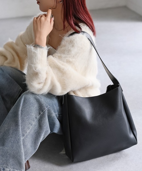 Riberry（リベリー）の「【ポーチ付き】ワンハンドルトートバッグ（トートバッグ・レディース・ブラック/ブラウン/ホワイト・FREE）」の2枚目の写真