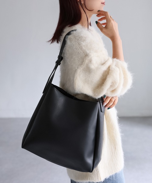 Riberry（リベリー）の「【ポーチ付き】ワンハンドルトートバッグ（トートバッグ・レディース・ブラック/ブラウン/ホワイト・FREE）」の9枚目の写真