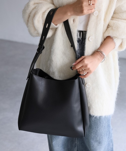 Riberry（リベリー）の「【ポーチ付き】ワンハンドルトートバッグ（トートバッグ・レディース・ブラック/ブラウン/ホワイト・FREE）」の10枚目の写真