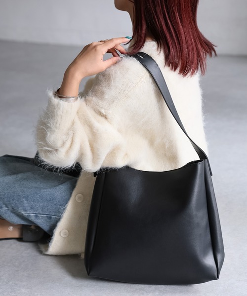 Riberry（リベリー）の「【ポーチ付き】ワンハンドルトートバッグ（トートバッグ・レディース・ブラック/ブラウン/ホワイト・FREE）」の13枚目の写真