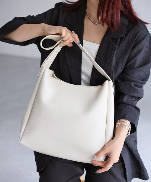 Riberry（リベリー）の「【ポーチ付き】ワンハンドルトートバッグ（トートバッグ・レディース・ブラック/ブラウン/ホワイト・FREE）」の6枚目の写真