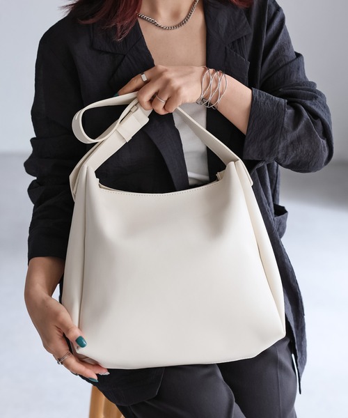 Riberry（リベリー）の「【ポーチ付き】ワンハンドルトートバッグ（トートバッグ・レディース・ブラック/ブラウン/ホワイト・FREE）」の7枚目の写真