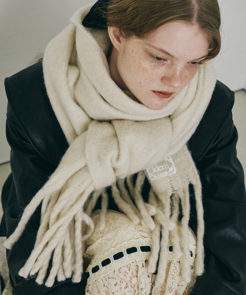 idem（イデム）の「【 3色展開 】レースタグ付きボリュームマフラー / volume fringe muffler（マフラー・レディース・ブルー/アイボリー/ピンク・FREE）」の4枚目の写真