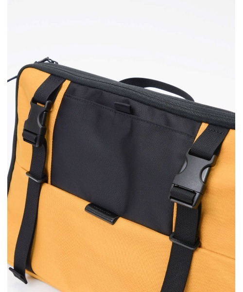 master-piece（マスターピース）の「master-piece / squared スリングバッグ / No.224103（ショルダーバッグ・メンズ・ブラック/イエロー・FREE）」の9枚目の写真