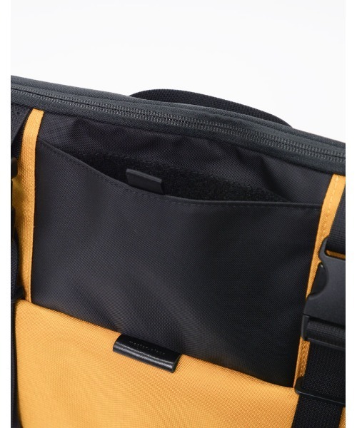 master-piece（マスターピース）の「master-piece / squared スリングバッグ / No.224103（ショルダーバッグ・メンズ・ブラック/イエロー・FREE）」の3枚目の写真