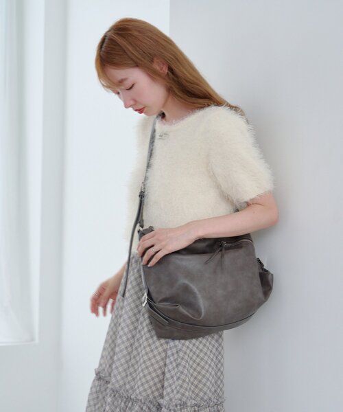 Kastane（カスタネ）の「【A4サイズ】サイドベルトショルダーBAG（ショルダーバッグ・レディース・ダークブラウン/グレー/ブラック・FREE）」の10枚目の写真