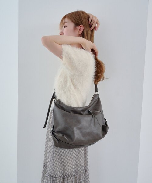 Kastane（カスタネ）の「【A4サイズ】サイドベルトショルダーBAG（ショルダーバッグ・レディース・ダークブラウン/グレー/ブラック・FREE）」の11枚目の写真