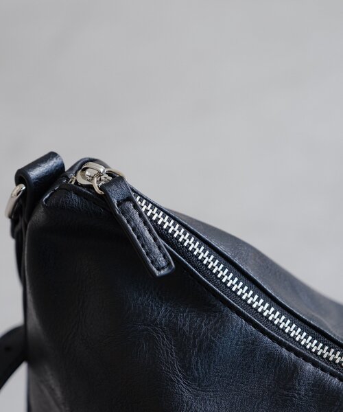 Kastane（カスタネ）の「【A4サイズ】サイドベルトショルダーBAG（ショルダーバッグ・レディース・ダークブラウン/グレー/ブラック・FREE）」の20枚目の写真