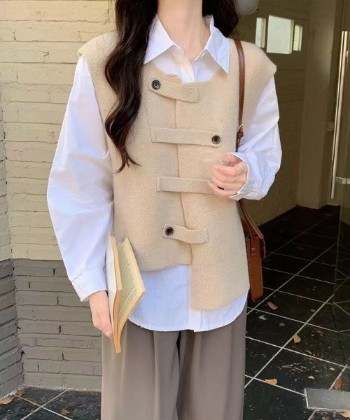 cammie(キャミー)の「フロントボタンデザインニットジレ(ベスト・レディース・ベージュ/ブラック/グレー・FREE)」の15枚目の写真