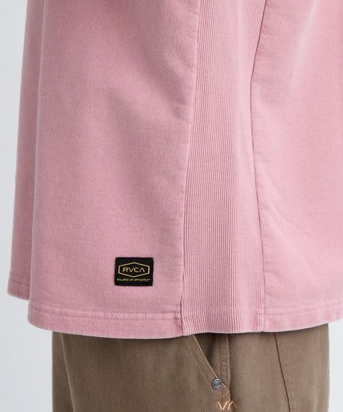 RVCA(ルーカ)の「RVCA メンズ RESSESION LT ロンT 【2025年秋冬モデル】/ルーカロゴネームタグワンポイント長袖ロンT(Tシャツ/カットソー・メンズ・ブラック系その他/グレー系その他/ピンク・SMALL/MEDIUM/LARGE/X-LARGE)」の4枚目の写真