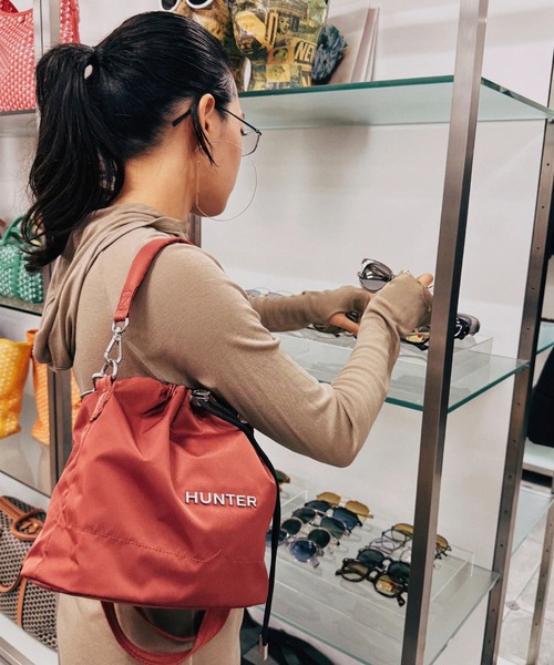 HUNTER(ハンター)の「HUNTER/ハンター ショルダーバック プレミアム ナイロン バケット UBX5519NYL(ショルダーバッグ・レディース・エンジ/ブラック・FREE)」の15枚目の写真