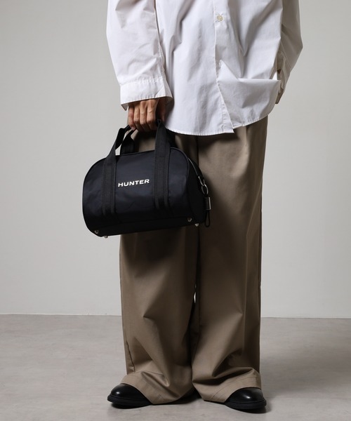 HUNTER（ハンター）の「HUNTER PREMIUM NYLON BARREL BAG プレミアム ナイロン バレルバッグ（ハンドバッグ・レディース・ブラック/ラベンダー・FREE）」の10枚目の写真
