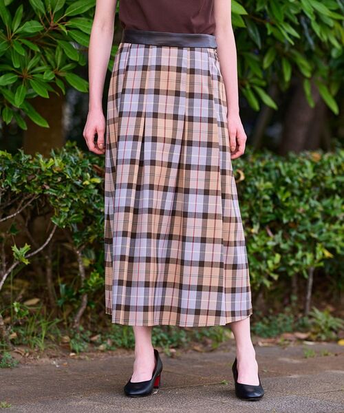 DRESSTERIOR（ドレステリア）の「チェックタックソフトプリーツスカート（スカート・レディース・ワイン系1/キャメル・38/36/34/40）」の5枚目の写真