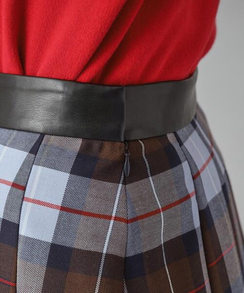 DRESSTERIOR（ドレステリア）の「チェックタックソフトプリーツスカート（スカート・レディース・ワイン系1/キャメル・38/36/34/40）」の14枚目の写真