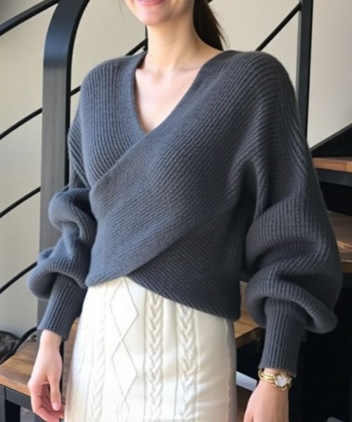 cammie(キャミー)の「フロントクロスデザインニット(ニット/セーター・レディース・ブラック/ベージュ/グレー・F)」の7枚目の写真