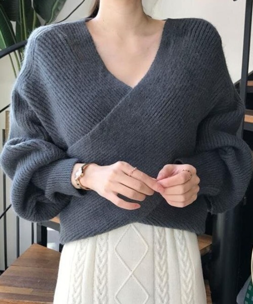 cammie(キャミー)の「フロントクロスデザインニット(ニット/セーター・レディース・ブラック/ベージュ/グレー・F)」の8枚目の写真