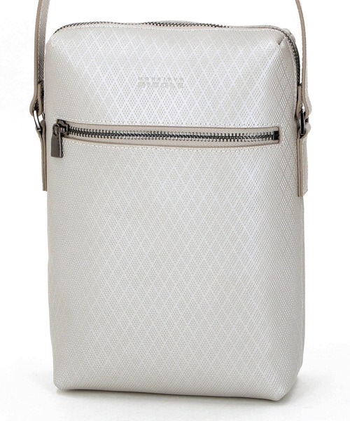 MONSIEUR NICOLE（ムッシュニコル）の「レザーショルダーバッグ（ショルダーバッグ・メンズ・ブラック/ライトグレー・FREE）」の2枚目の写真