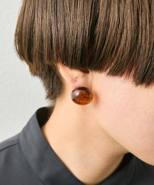 ear PAPILLONNER(イアパピヨネ)の「アメ玉樹脂ピアス(ピアス(両耳用)・レディース・ダークグリーン/ブラウン/アイボリー・FREE)」の8枚目の写真