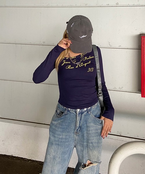 non-hedge(ノンヘッジ)の「ロゴオフショルダーロンT(Tシャツ/カットソー・レディース・オフホワイト/ブラック/グレー/ネイビー/ブラウン・FREE)」の21枚目の写真
