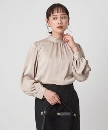 green label relaxing（グリーンレーベルリラクシング）の「サテン スタンドネック ギャザー ブラウス（シャツ/ブラウス・レディース）」