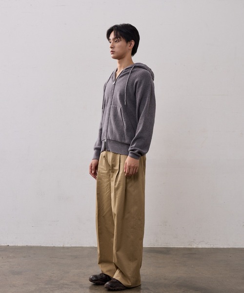 THE CLE（ザクレ）の「DOUBLE ZIP KNIT HOODIE（ニット/セーター・メンズ・グレー/ブラック・1/2）」の6枚目の写真