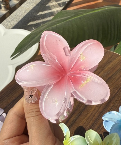 HALEY PESCA/プルメリアフラワー ヘアクリップ（バレッタ/ヘアクリップ