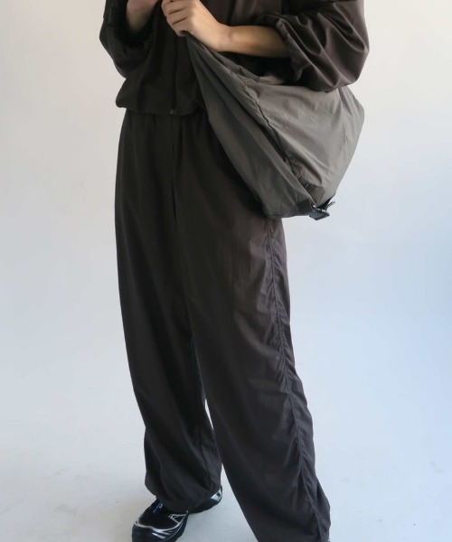 KALENO(カレノ)の「light nylon jogger pants(その他パンツ・レディース・ベージュ/グレー・FREE)」の10枚目の写真