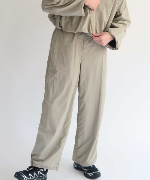 KALENO(カレノ)の「light nylon jogger pants(その他パンツ・レディース・ベージュ/グレー・FREE)」の11枚目の写真