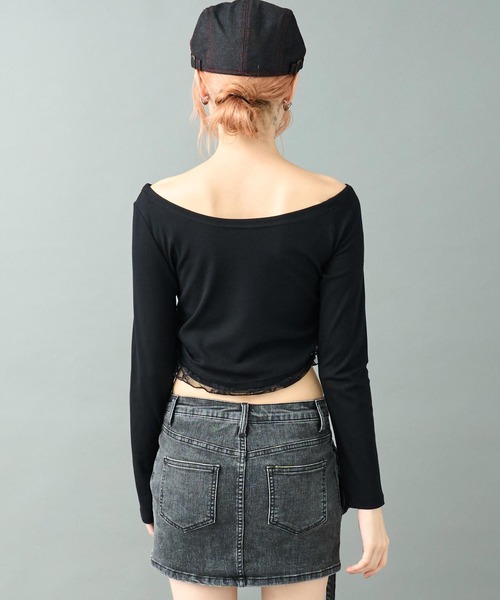 ANAP(アナップ)の「スタッズ ロゴ レース ヘム ワンショルダー リブ トップス(Tシャツ/カットソー・レディース・ブラック/ホワイト・F)」の3枚目の写真
