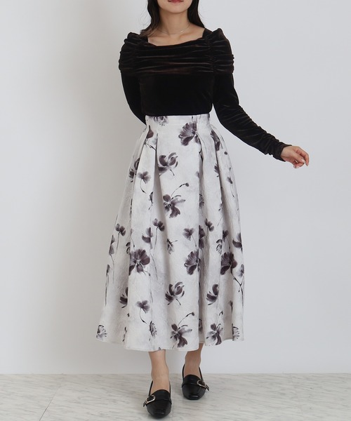 TRUDEA（トルディア）の「ベロアオフショルプルオーバー（Tシャツ/カットソー・レディース・ブラウン/グレイッシュブルー/ブラック・MEDIUM）」の7枚目の写真