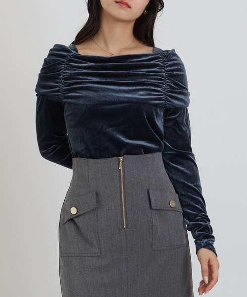 TRUDEA（トルディア）の「ベロアオフショルプルオーバー（Tシャツ/カットソー・レディース・ブラウン/グレイッシュブルー/ブラック・MEDIUM）」の8枚目の写真