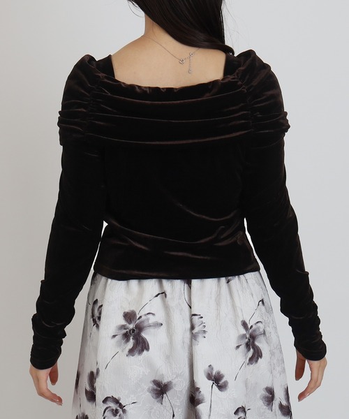 TRUDEA（トルディア）の「ベロアオフショルプルオーバー（Tシャツ/カットソー・レディース・ブラウン/グレイッシュブルー/ブラック・MEDIUM）」の18枚目の写真