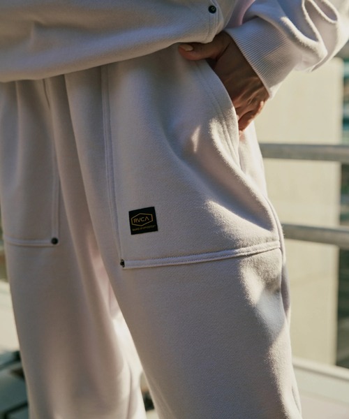 RVCA(ルーカ)の「RVCA レディース RECESSION SWEAT PANTS セットアップボトムス 【2025年秋冬モデル】 @autumn/ルーカスウェットパンツ(スウェットパンツ・レディース・ブルー系その他/ホワイト/ブラック・MEDIUM/SMALL)」の2枚目の写真