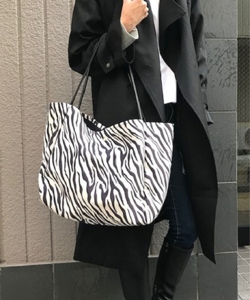 Tomieco(トミエコ)の「A4大人気商品!アニマル柄 ゼブラ☆レオパード トートバック(トートバッグ・レディース・ブラック×ホワイト/ゼブラ/レオパード/その他・FREE)」の2枚目の写真