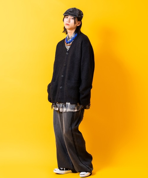a.p.o.v.(エーピーオービー)の「a.p.o.v. グランジダメージオーバーサイズファー混リブ編み肉厚ニットカーディガン(カーディガン/ボレロ・メンズ・アイボリー/ブラック/グレー・ONESIZE)」の8枚目の写真