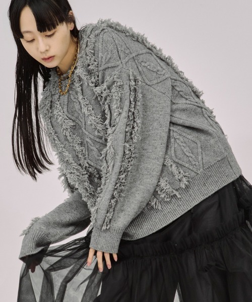 Ezick(エジック)の「cable fringe mix knit ケーブルフリンジミックスニット(ニット/セーター・レディース・アイボリー/ライトグレー/ライトブルー・FREE)」の3枚目の写真