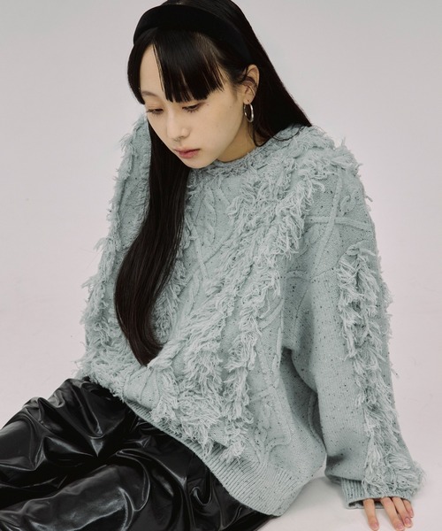 Ezick(エジック)の「cable fringe mix knit ケーブルフリンジミックスニット(ニット/セーター・レディース・アイボリー/ライトグレー/ライトブルー・FREE)」の1枚目の写真