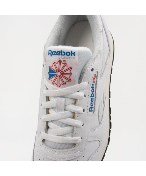 Reebok(リーボック)の「クラシックレザー 1983 ヴィンテージ / CLASSIC LEATHER 1983 VINTAGE(スニーカー・メンズ・ホワイト/ブラック・23.0cm/23.5cm/24.5cm/24.0cm/25.0cm/25.5cm/26.0cm/26.5cm/27.0cm/27.5cm/28.0cm/28.5cm/29.0cm)」の19枚目の写真