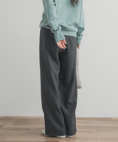 URBAN RESEARCH DOORS（アーバンリサーチドアーズ）の「『UR TECH SMOOTHLUXE』ワイドトラウザー（その他パンツ・レディース・アイボリー/チャコールグレー・SMALL/MEDIUM）」の5枚目の写真