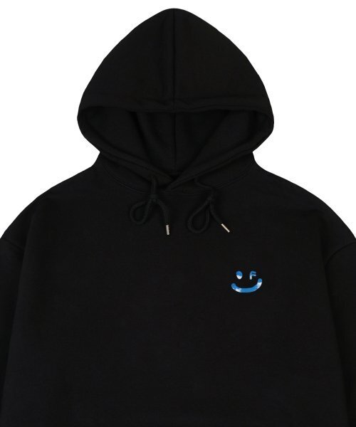 GRAVER（グレーバー）の「[ユニセックス]SKY クラウドドローイングスマイル フードパーカー_ブラック（パーカー・レディース・ブラック・SMALL/MEDIUM/LARGE）」の3枚目の写真
