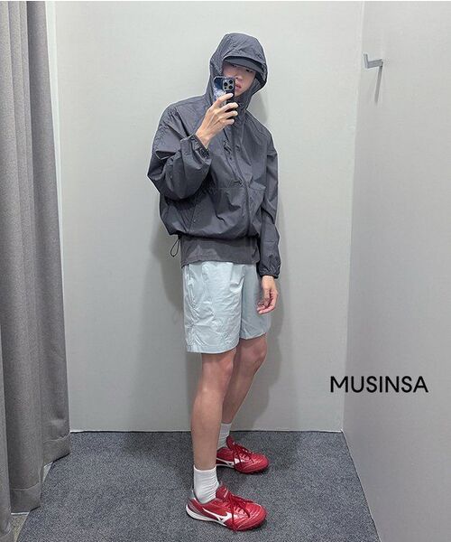 MUSINSA STANDARD（ムシンサスタンダード）の「[シティレジャー] ライトウェイトパッカブルウインドブレーカー ジャケット2 [グレー]（ナイロンジャケット・メンズ・その他・X-LARGE/SMALL/MEDIUM/LARGE/XX-LARGE）」の4枚目の写真