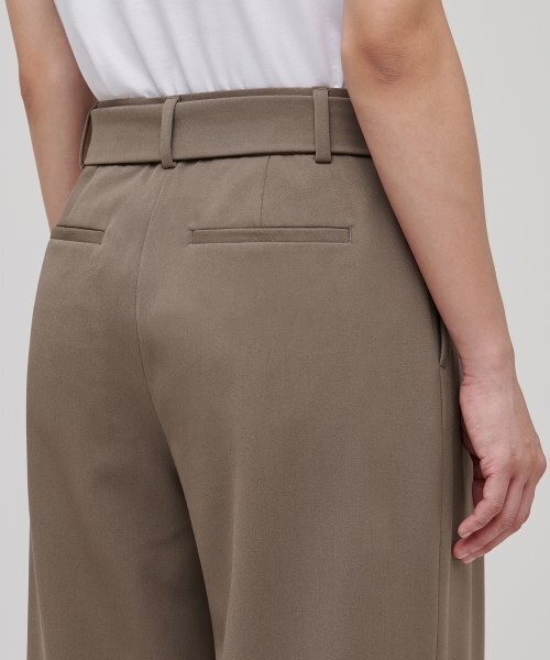 MUSINSA STANDARD WOMAN(ムシンサスタンダードウーマン)の「レディースリアルワイドベルトスラックス【ダスティベージュ】(スラックス・レディース・その他・27/28/29/24/25/30)」の15枚目の写真