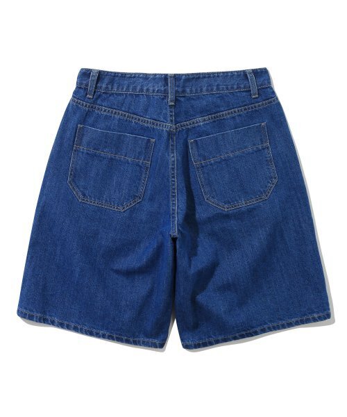 TRILLION(トリリオン)の「レインスロップツータックバミューダデニムショーツ(BLUE)(その他パンツ・レディース・その他・MEDIUM/LARGE/X-LARGE)」の3枚目の写真