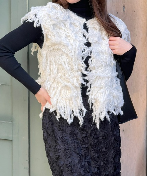 Olu.（オルドット）の「フリンジニットベスト（ベスト・レディース・ブラック/アイボリー/グレー・FREE）」の5枚目の写真