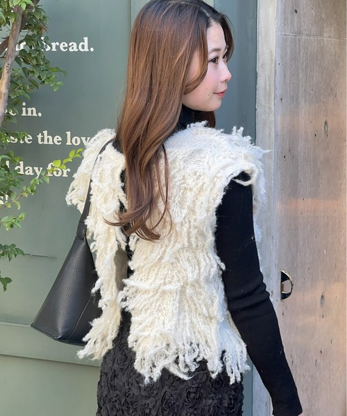 Olu.（オルドット）の「フリンジニットベスト（ベスト・レディース・ブラック/アイボリー/グレー・FREE）」の9枚目の写真