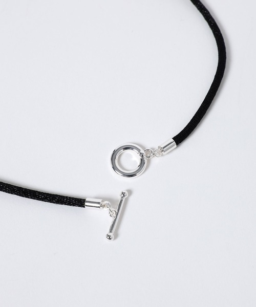 JEANASIS（ジーナシス）の「【シルバー925プレーティング】ヘンケイクロスネックレス/632740（ネックレス・レディース・シルバー/ブラック・FREE）」の4枚目の写真