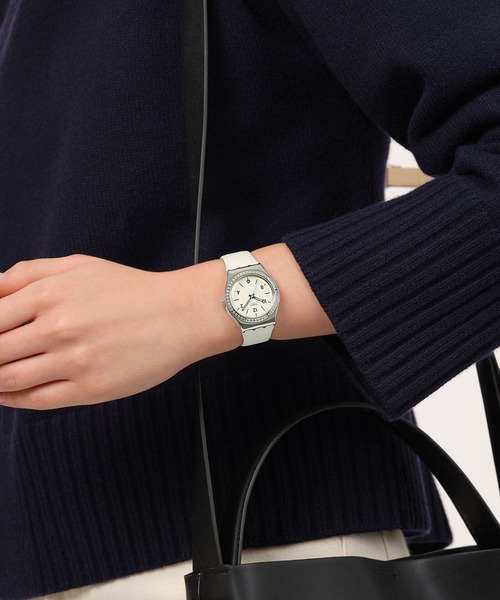 SWATCH(スウォッチ)の「GLACIAL PETALS(アナログ腕時計・レディース・ホワイト・FREE)」の1枚目の写真