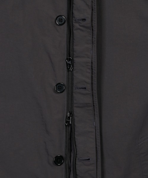 The DUFFER of ST.GEORGE（ザダファーオブセントジョージ）の「WATER-REPELLENT BAL COLLAR COAT：撥水 中綿 ステンカラーコート（ステンカラーコート・メンズ・ネイビー/チャコールグレー・X-LARGE/LARGE/MEDIUM/SMALL）」の17枚目の写真