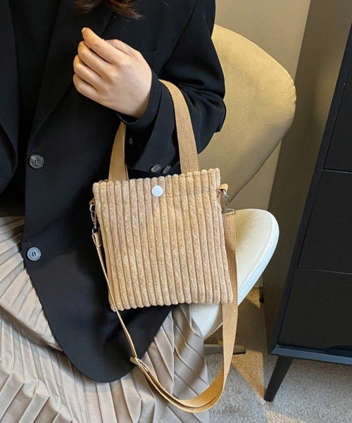 Miniministore(ミニミニストア)の「コーデュロイショルダーバッグ ミニバッグ(ショルダーバッグ・レディース・アイボリー/マジェンタ/ホワイト/ベージュ/ブラック・FREE)」の6枚目の写真